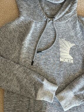 Askov Finlayson • NORTH hoodie • size sm